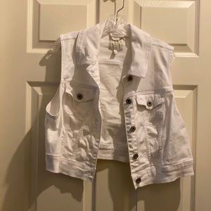 White vest